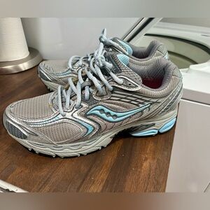 Saucony Women's Athletic Shoes in Gray and Light Blue